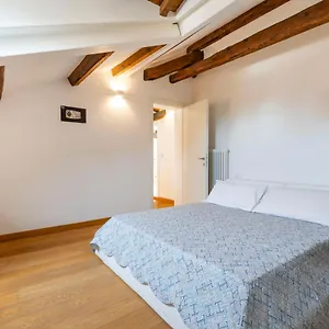 https://clocks-2-bedrooms-2-bathrooms-luxury-flat.hotelinveneto.com