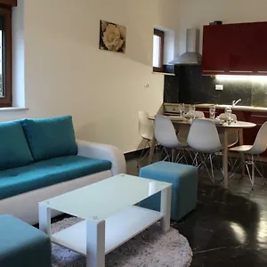 https://casa-rados.in-istria.net